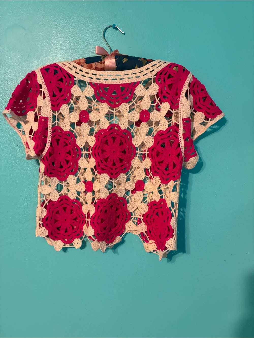 Crochet Floral Crop Top in Hot Pink & Cream - Picture 2 of 3